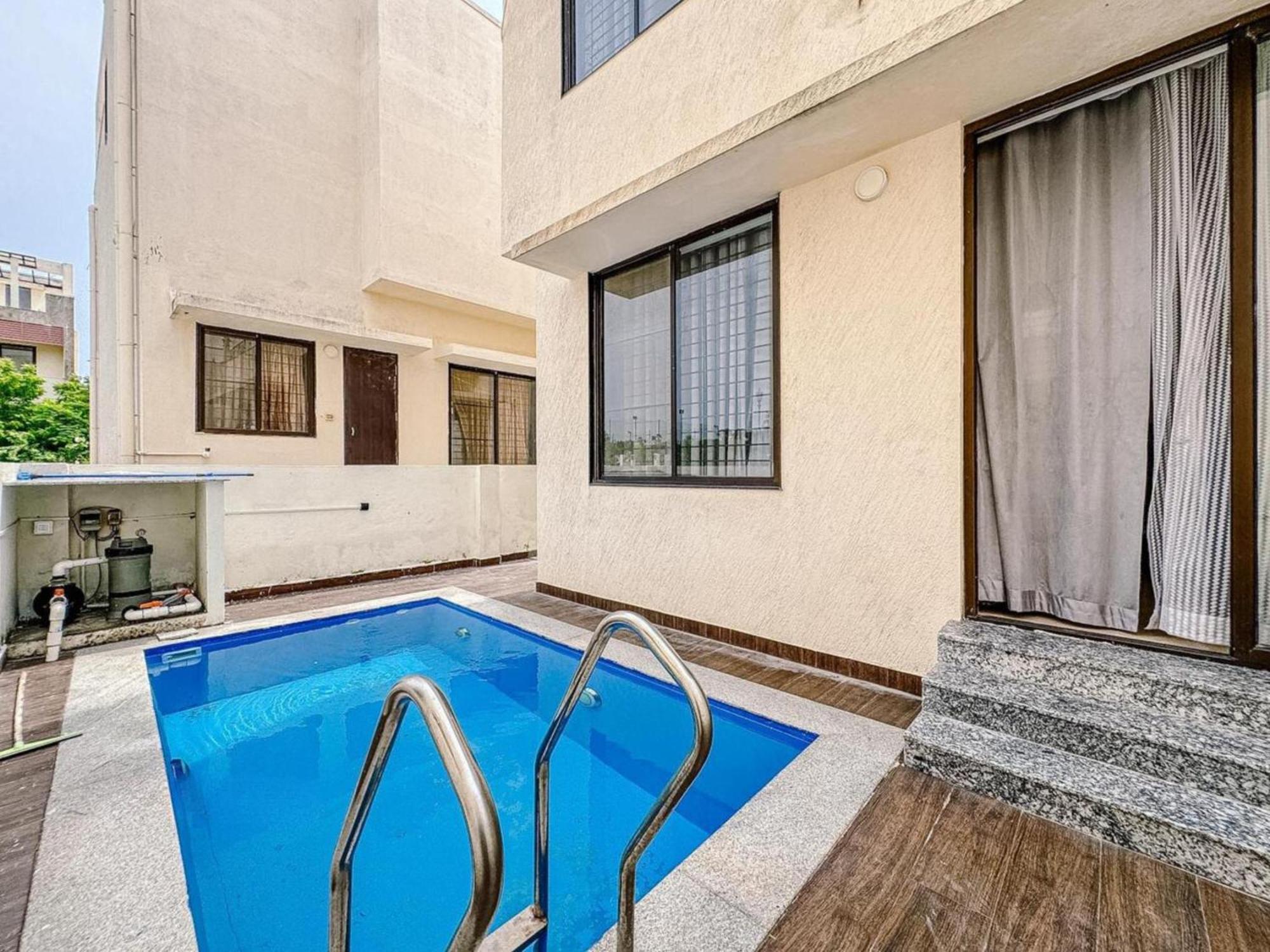 Private Villa With Swimming Pool Chennai Exterior photo